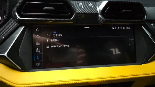 Lamborghini 우루스 4.0 V8 SE 2026 30