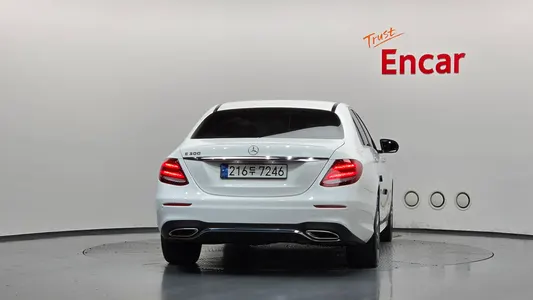 Mercedes-Benz E-Class W213 E300 AMG Line 2019 4
