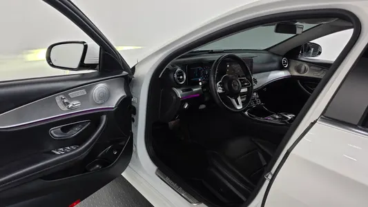 Mercedes-Benz E-Class W213 E300 AMG Line 2019 10