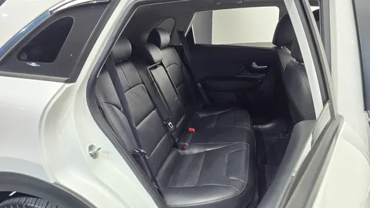 Kia Niro 2016 11