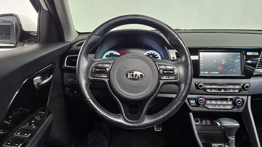 Kia Niro 2016 14