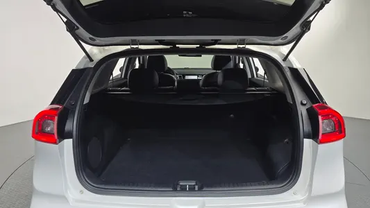 Kia Niro 2016 20