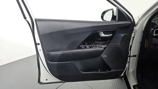 Kia Niro 2016 24
