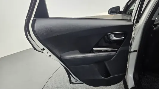 Kia Niro 2016 25