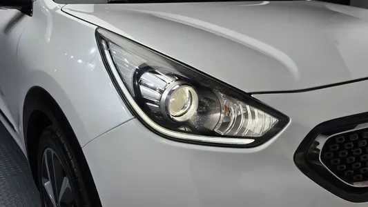Kia Niro 2016 22