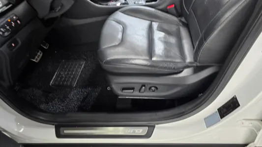 Kia Niro 2016 32