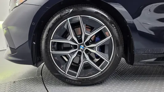 BMW 5 Series (G60) 520i M 2024 4
