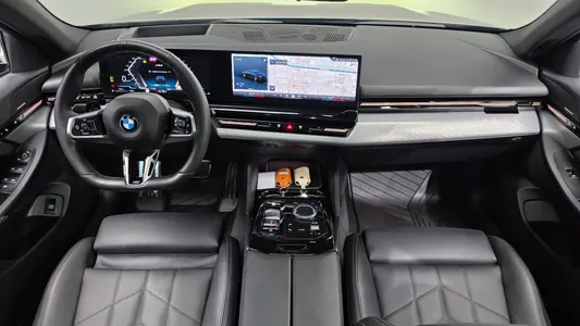 BMW 5 Series (G60) 520i M 2024 6