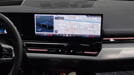 BMW 5 Series (G60) 520i M 2024 13