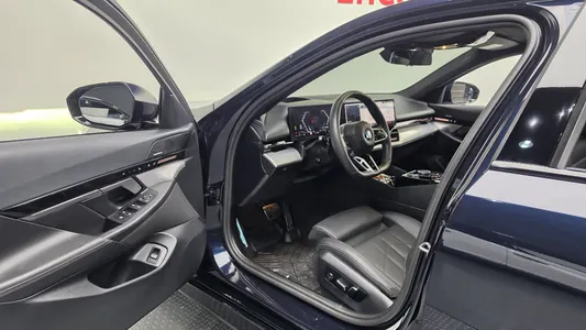 BMW 5 Series (G60) 520i M 2024 9
