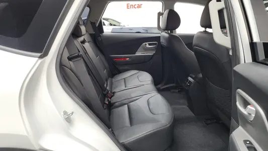 Kia 니로 플러스 2023 11