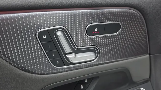 Mercedes-Benz EQB X243 EQB300 4MATIC 2024 34
