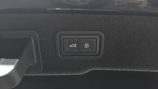 Audi A8 (D5) 50 TDI 2023 20