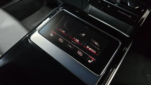 Audi A8 (D5) 50 TDI 2023 18