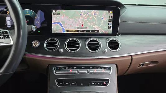 Mercedes-Benz E-Class W213 E250 2021 12
