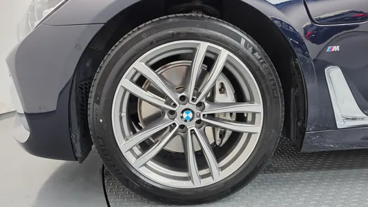 BMW 7 Series (G11) 740e i M 2019 5