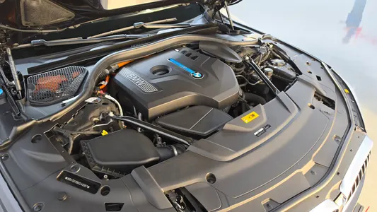 BMW 7 Series (G11) 740e i M 2019 6
