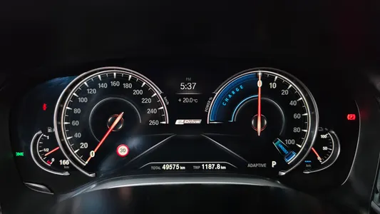 BMW 7 Series (G11) 740e i M 2019 8