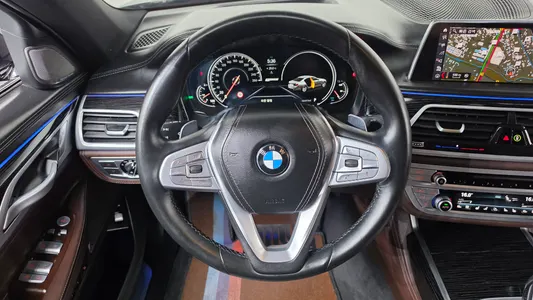BMW 7 Series (G11) 740e i M 2019 13