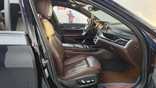 BMW 7 Series (G11) 740e i M 2019 27