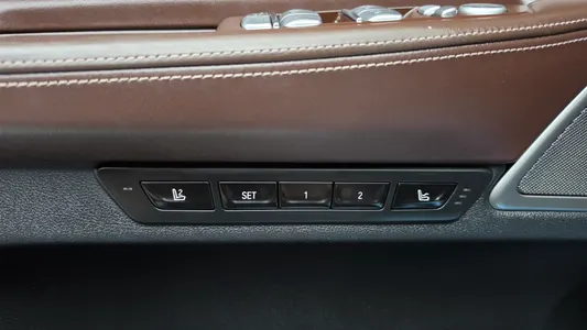 BMW 7 Series (G11) 740e i M 2019 31