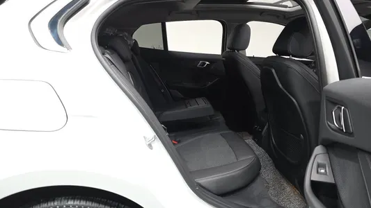 BMW 1 Series (F40) 120i 2024 10