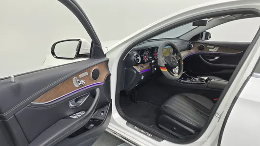 Mercedes-Benz E-Class W213 E220d 2018 10