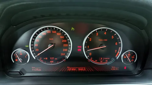BMW 7 Series (F01) 740i 2010 8