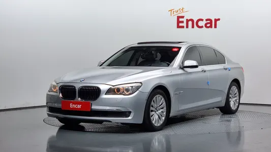 BMW 7 Series (F01) 740i 2010