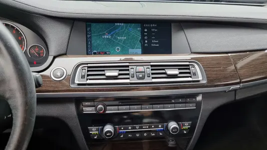 BMW 7 Series (F01) 740i 2010 14