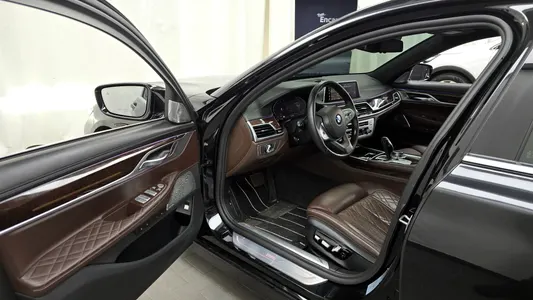 BMW 7 Series (G11) 750Li xDrive 2019 10