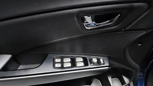 KG Mobility Tivoli VX 2WD 2017 14