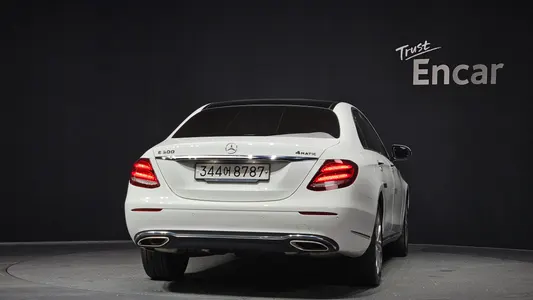 Mercedes-Benz E-Class W213 E300 4MATIC 2019 4