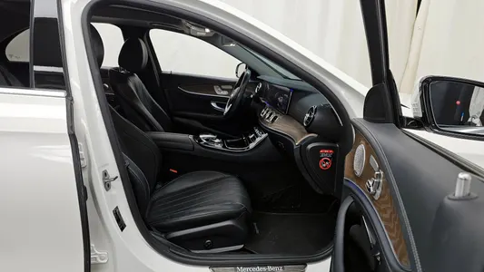 Mercedes-Benz E-Class W213 E300 4MATIC 2019 11