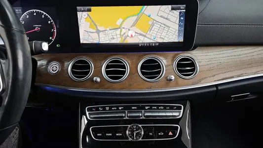 Mercedes-Benz E-Class W213 E300 4MATIC 2019 14