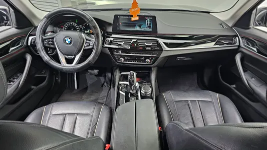 BMW 5 Series (G30) 520d 2018 7