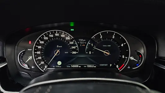 BMW 5 Series (G30) 520d 2018 8