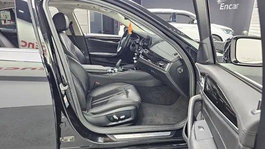 BMW 5 Series (G30) 520d 2018 11