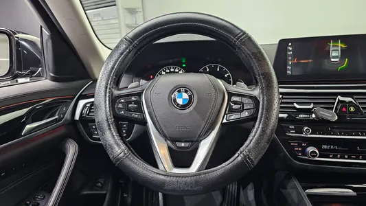 BMW 5 Series (G30) 520d 2018 13