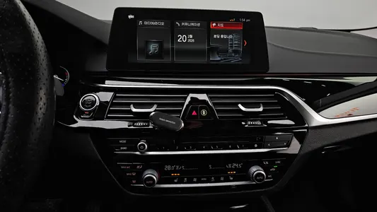 BMW 5 Series (G30) 520d 2018 14