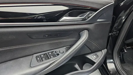 BMW 5 Series (G30) 520d 2018 16