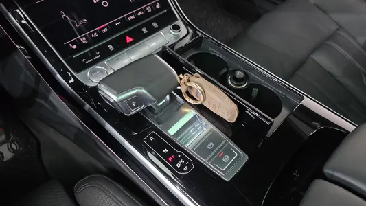 Audi A8 (D5) 55 TFSI LWB 2019 9