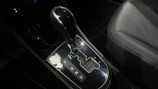 Hyundai () 1.6 VGT 2015 9