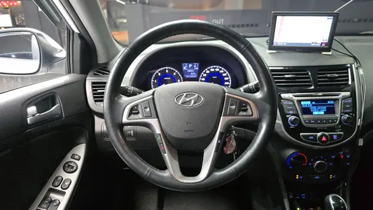 Hyundai () 1.6 VGT 2015 13