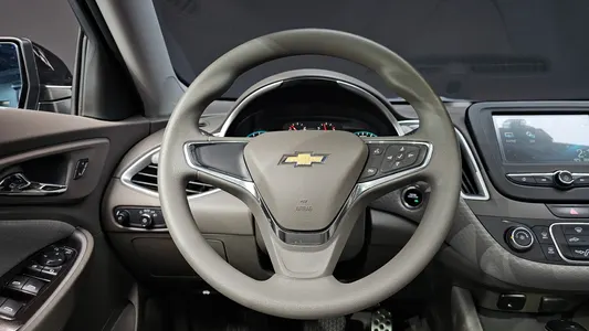 Chevrolet 말리부 1.5 LS 2016 13