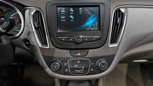 Chevrolet 말리부 1.5 LS 2016 14