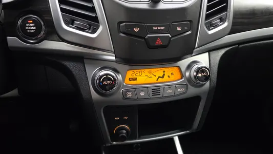 KG Mobility C 2.0 CVT 2WD 2014 16