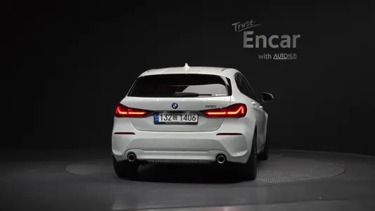 BMW 1 Series (F40) 120i 2022 4