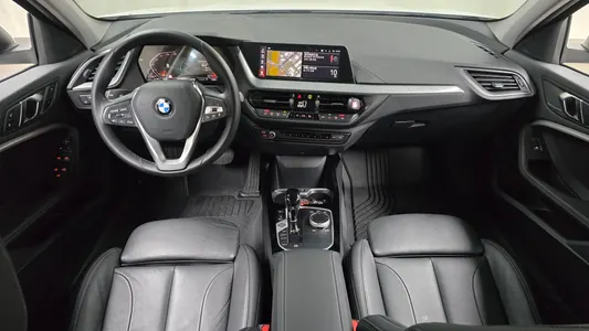 BMW 1 Series (F40) 120i 2022 7