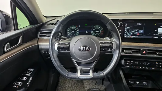 Kia K5 3 1.6 2020 13
